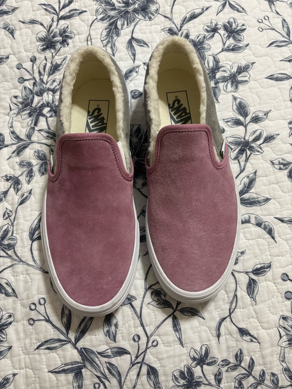 Vans Slip-On Suede Women's Shoes in Mauve Pink